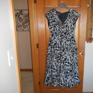 Jones Wear Dress - Black and Tan